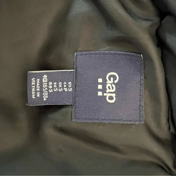Gap Black Puffer Vest Full Zip & Button With Front Pockets Sz Small - Picture 4 of 4